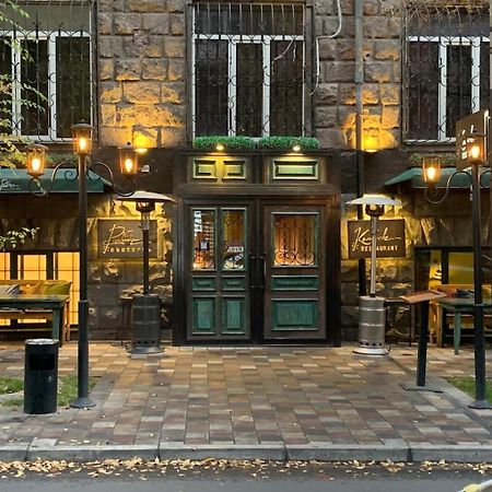 A Small Miracle In The Center Of Yerevan Erivan Exterior foto