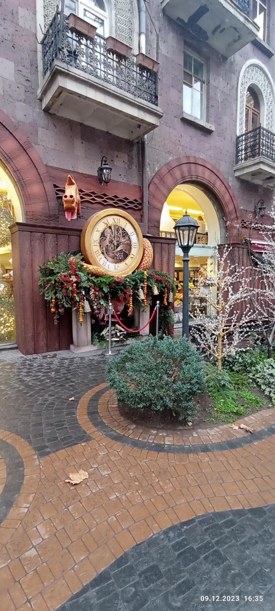 A Small Miracle In The Center Of Yerevan Erivan Exterior foto